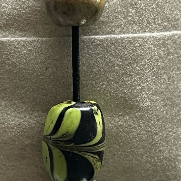 African trade bead bracelet black,green and yellow Authentic! - Picture 4 of 4